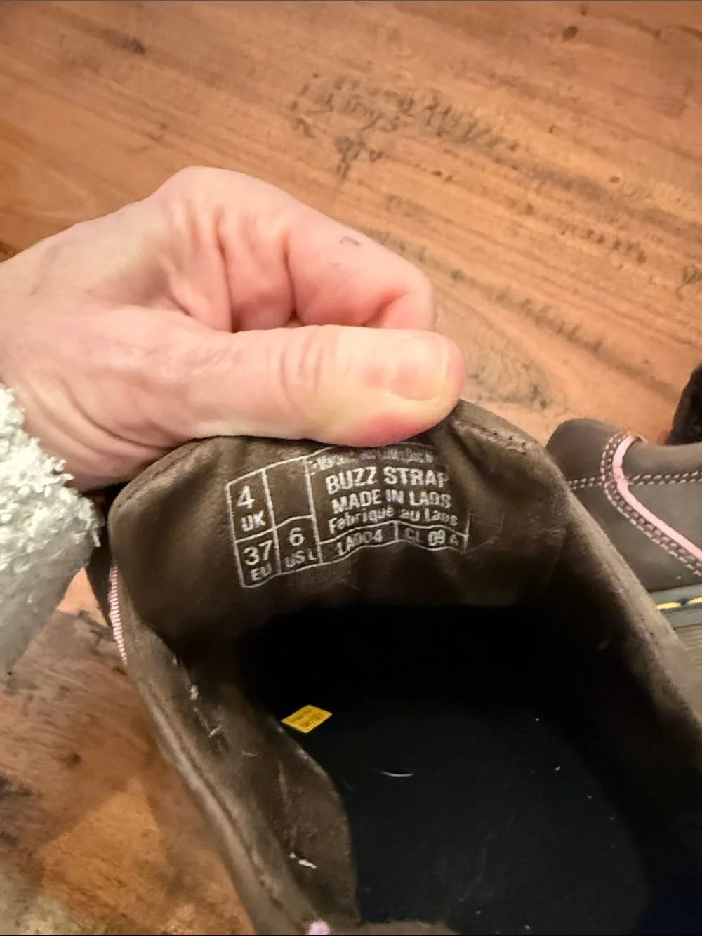 Dr. Martens buzz strap